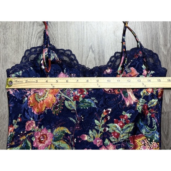 Victoria's Secret Silky Floral Lace Trim Cami Top Feminine Vintage Whimsical - Picture 8 of 10